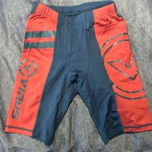 VIRUS Compression Shorts